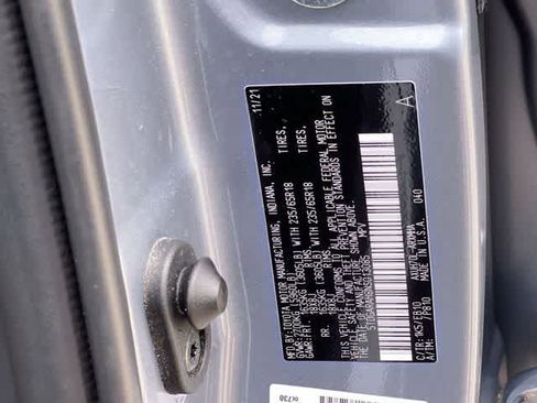 Used 2022 Toyota Highlander XLE FWD image 22