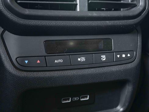 Used 2023 Honda Pilot EX-L image 42