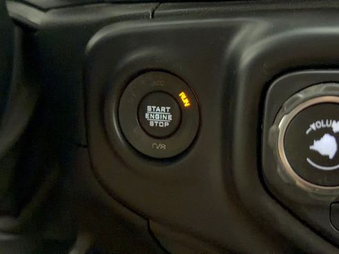 Used 2020 Jeep Wrangler Sport AWD/4WD image 20