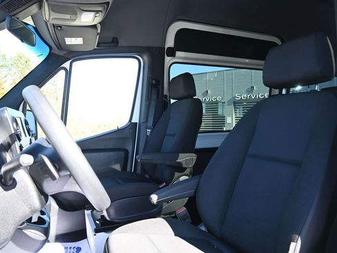 Used 2024 Mercedes-Benz Sprinter 2500 image 15