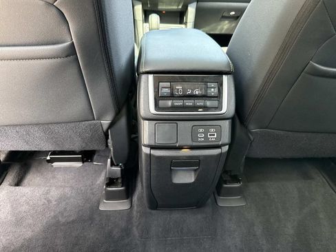 Used 2023 Subaru Ascent Onyx Edition AWD/4WD image 20