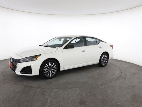 Used 2025 Nissan Altima 2.5 SV image 6