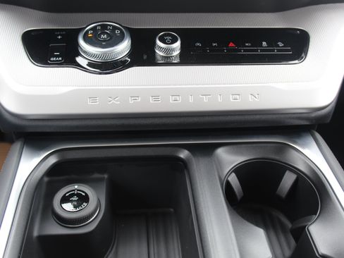 New 2026 Ford Expedition Max Active AWD/4WD image 14