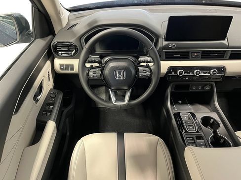 New 2026 Honda Pilot Touring image 21