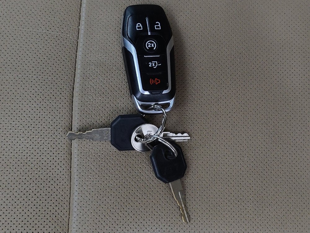 Used 2015 Ford F150 Lariat AWD/4WD image 32