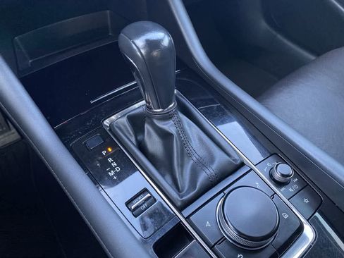 Used 2019 MAZDA MAZDA3 Hatchback w/ Premium Package image 19