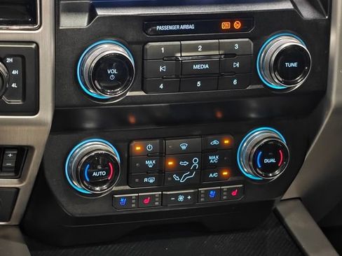Used 2020 Ford F350 Platinum w/ FX4 Off-Road Package AWD/4WD image 8