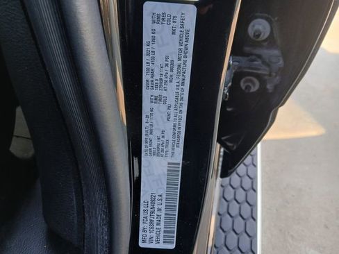 Used 2020 RAM 1500 Laramie image 40