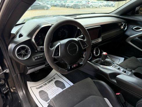 Used 2018 Chevrolet Camaro SS RWD image 10