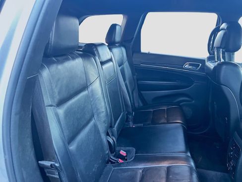 Used 2018 Jeep Grand Cherokee Limited image 27