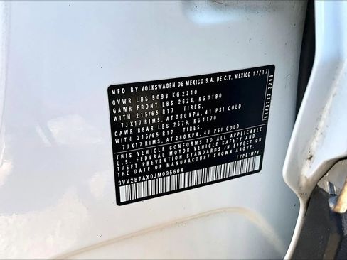 Used 2018 Volkswagen Tiguan SEL image 32