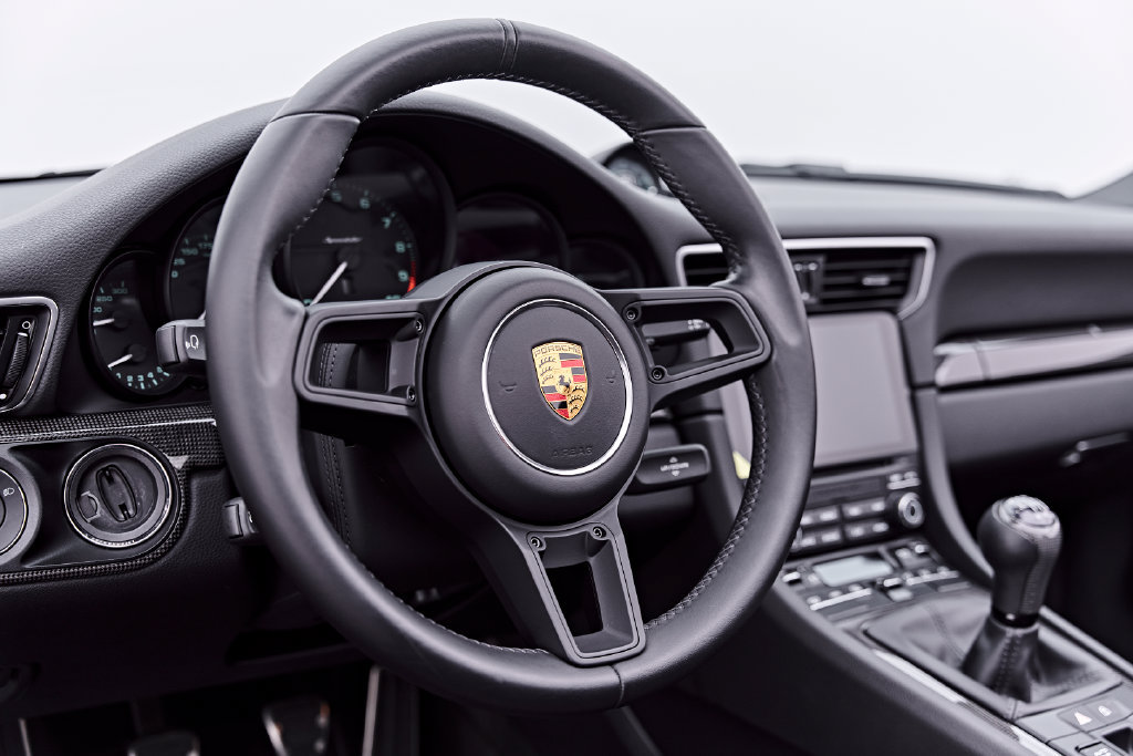 Used 2019 Porsche 911 Speedster w/ Chrono Package RWD image 45