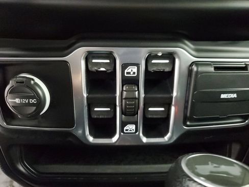 Used 2020 Jeep Wrangler Unlimited Sport S AWD/4WD image 15