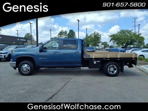 Used 2025 Chevrolet Silverado 3500 LT w/ Convenience Package AWD/4WD image 2
