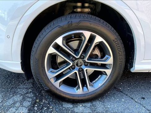 Certified 2025 Audi Q5 Premium Plus w/ Premium Plus AWD/4WD image 9