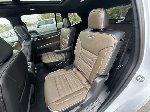 New 2026 GMC Acadia Denali Ultimate w/ LPO, Floor Liner Package image 25