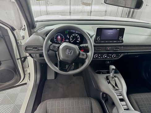 Used 2023 Honda HR-V Sport image 9