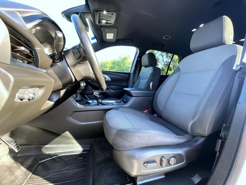Used 2023 Chevrolet Traverse LT w/ LPO, Floor Liner Package AWD/4WD image 11