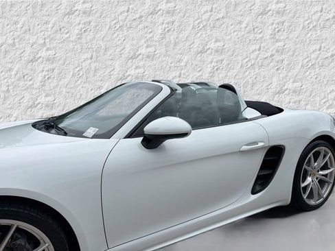 Used 2017 Porsche 718 Boxster RWD image 24