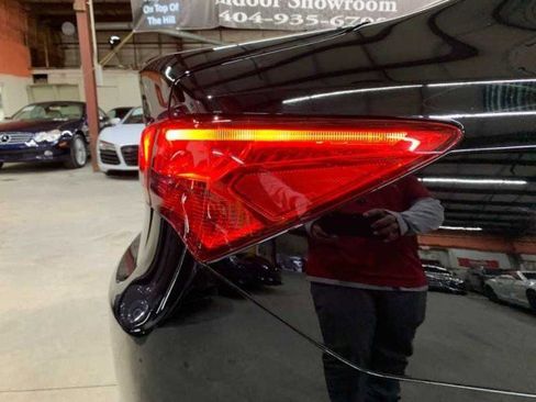 Used 2019 Acura TLX image 17