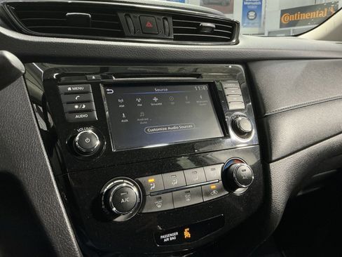 Used 2018 Nissan Rogue S image 26