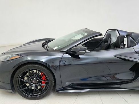 Used 2024 Chevrolet Corvette Z06 w/ Stealth Interior Trim Package image 4