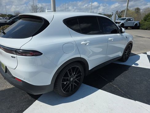 Used 2023 Dodge Hornet GT image 2