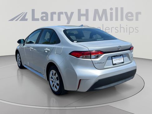 Used 2024 Toyota Corolla LE FWD image 3