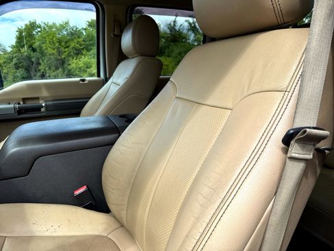 Used 2016 Ford F350 Lariat w/ Chrome Package image 15