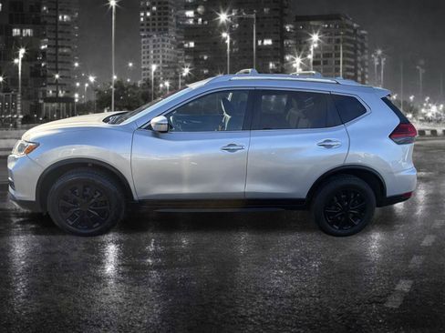 Used 2017 Nissan Rogue S w/ S Appearance Package image 4