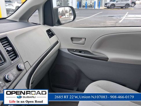 Used 2012 Toyota Sienna LE image 17