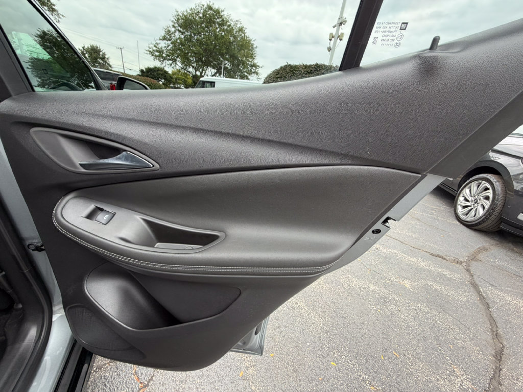 Certified 2024 Buick Encore GX Sport Touring FWD image 16