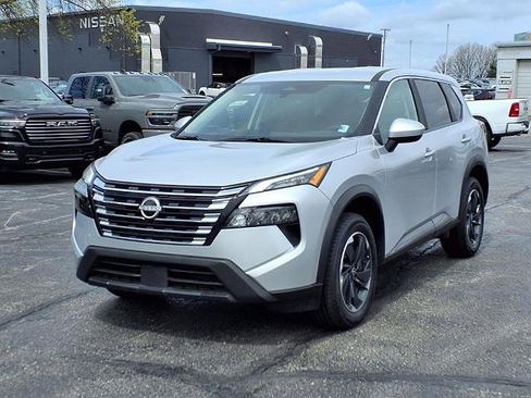 Certified 2025 Nissan Rogue SV AWD/4WD image 2