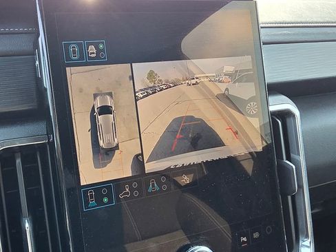 Used 2025 GMC Acadia Elevation image 18