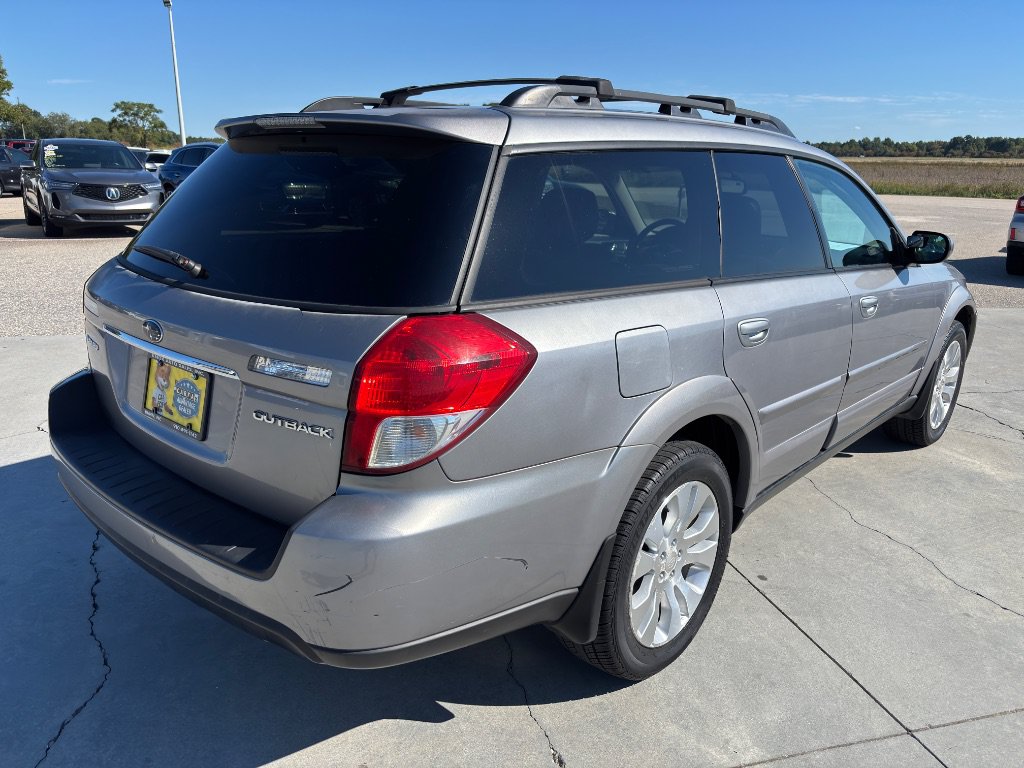 Used 2009 Subaru Outback 2.5i Limited AWD/4WD image 4