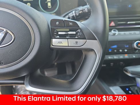 Used 2022 Hyundai Elantra Limited FWD image 23