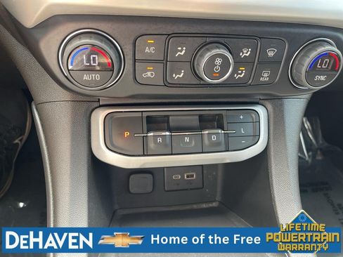 Used 2023 GMC Acadia SLE w/ Driver Convenience Package FWD image 16