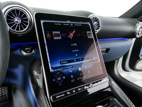 Used 2025 Mercedes-Benz SL 63 AMG 4MATIC image 16