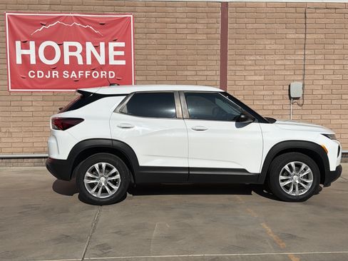 Used 2023 Chevrolet TrailBlazer LS FWD image 4