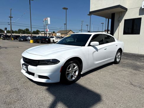 Used 2021 Dodge Charger SXT w/ Leather Interior Group image 2