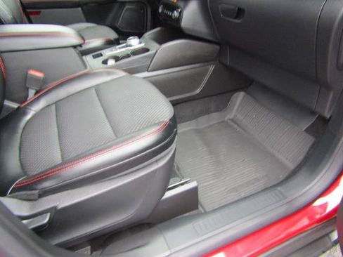 Used 2024 Ford Escape ST-Line w/ Tech Pack #1 AWD/4WD image 6
