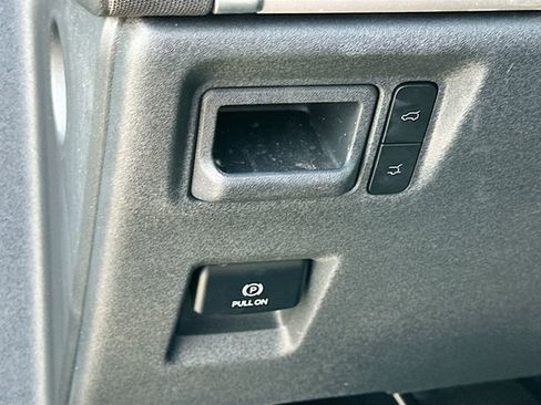 Used 2025 Ford Expedition Active RWD image 10