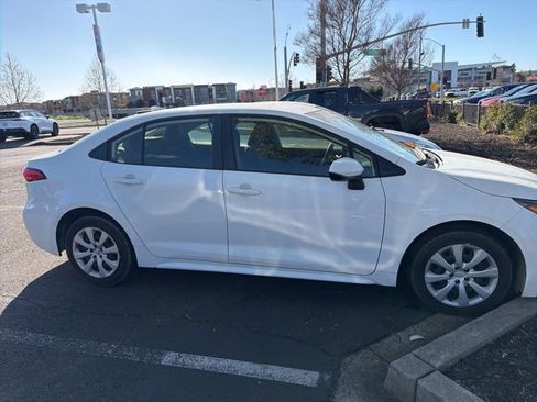 Used 2024 Toyota Corolla LE image 4