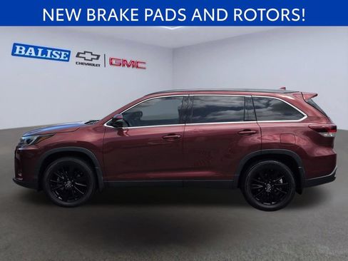 Used 2019 Toyota Highlander SE w/ Carpet Mat Package (TMS) AWD/4WD image 7