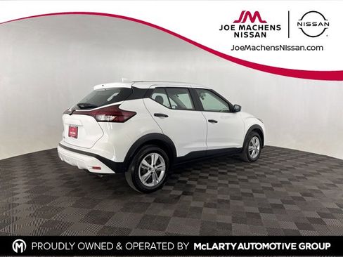 Used 2022 Nissan Kicks S image 6
