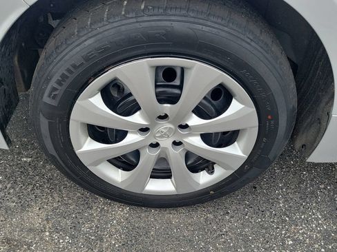 Used 2024 Toyota Corolla LE FWD image 6