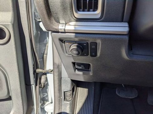 Certified 2025 Ford Expedition Active image 32