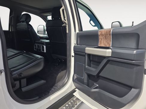 Used 2019 Ford F350 Lariat w/ Lariat Ultimate Package AWD/4WD image 12