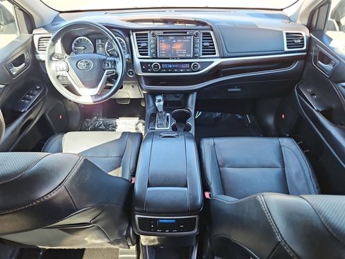 Used 2016 Toyota Highlander Limited image 31
