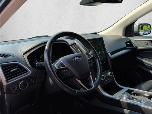 Used 2024 Ford Edge SEL AWD/4WD image 9